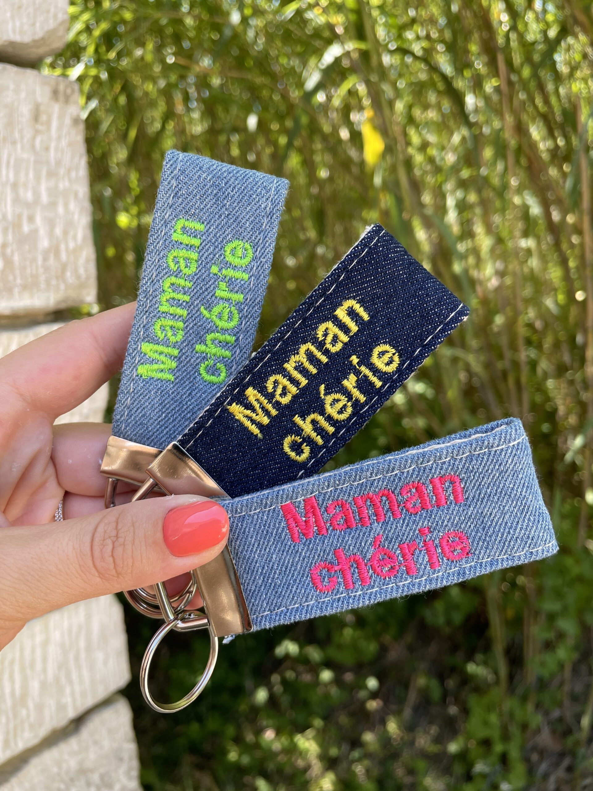 Porte-clés brodé - Pour Femme – Image 2