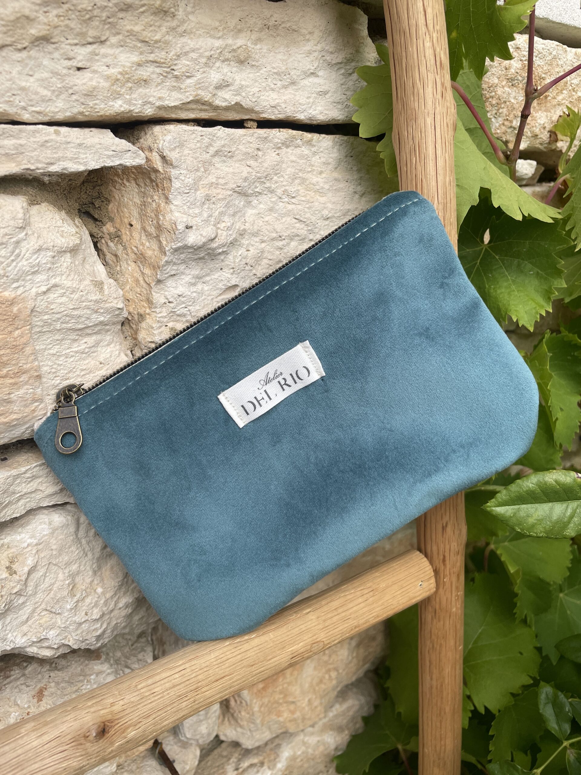 Pochette plate (S) - Velours lisse bleu