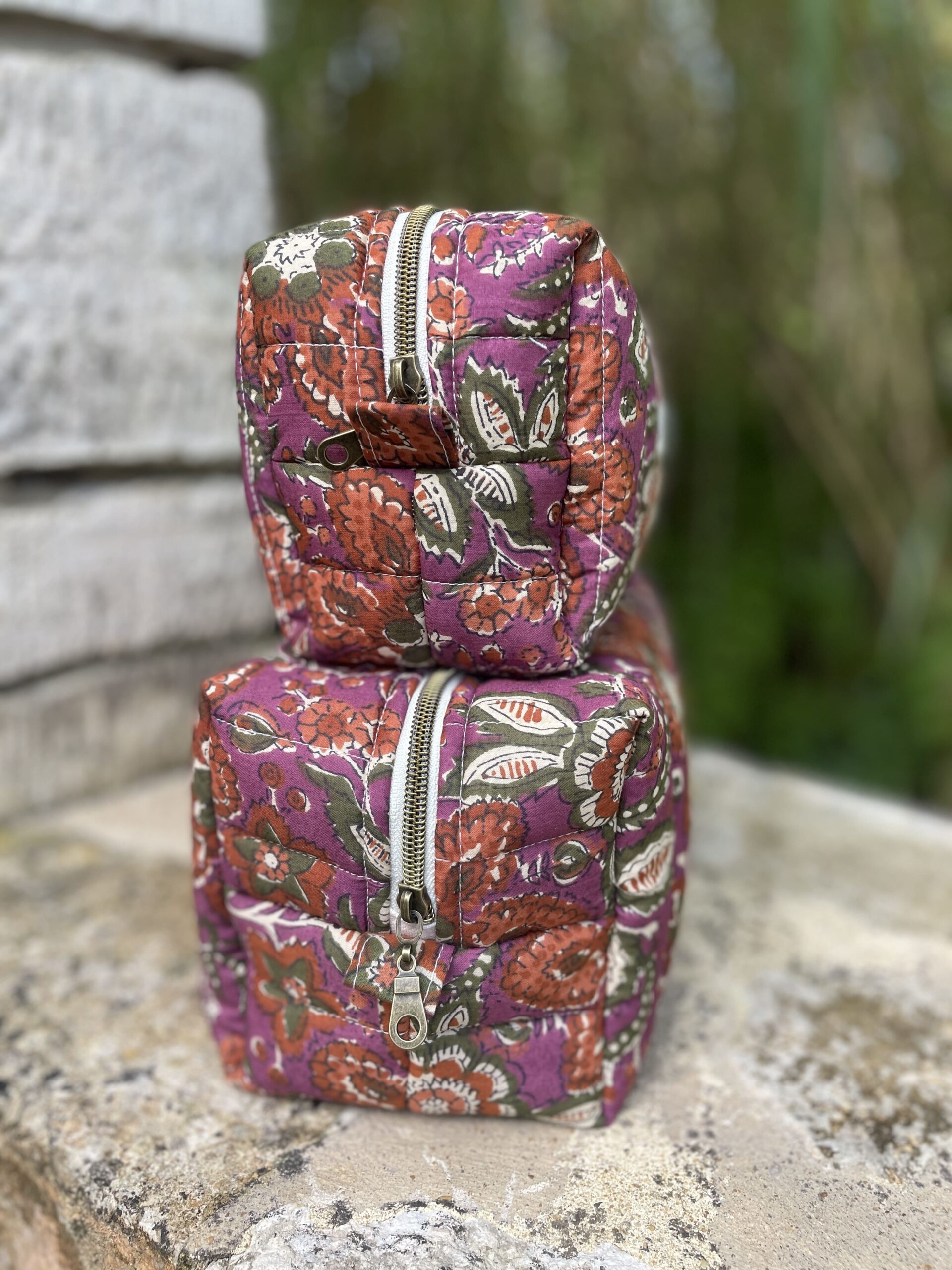 Trousse de toilette matelassée - Imprimé indien Chandra Bagh – Image 2